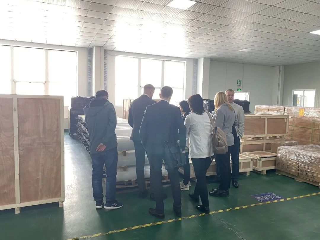 熱烈歡迎白俄羅斯客戶蒞臨我司參觀考察洽談業(yè)務